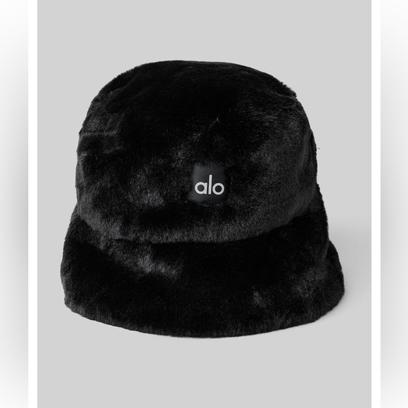 ALO Yoga Black Faux Fur Bucket Hat - Women's Fashion Accessory S/M - Picture 3 of 4